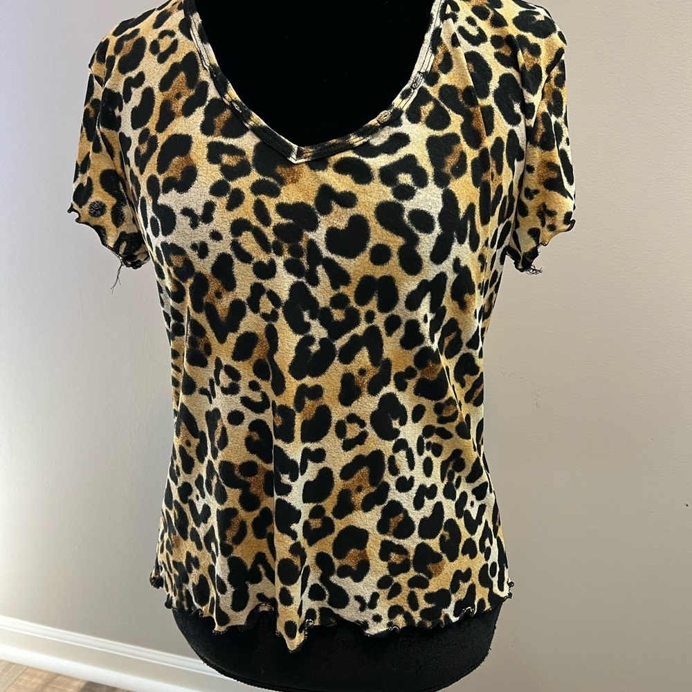 Fashion Bug Tan & Black leopard Fitted Blouse, v-neck, short sleeve M